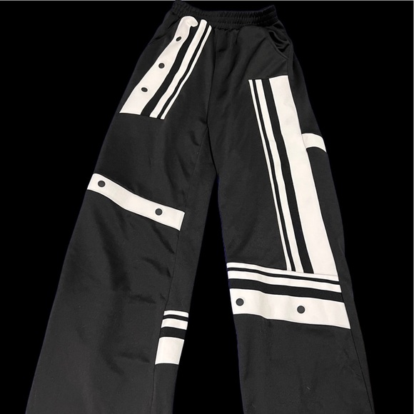 Fashion Nova Matching Set. Wide Leg Tracksuit - Picture 4 of 5